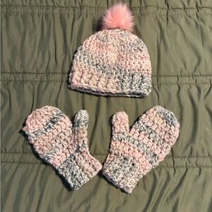 Knitted Beanie With Gloves